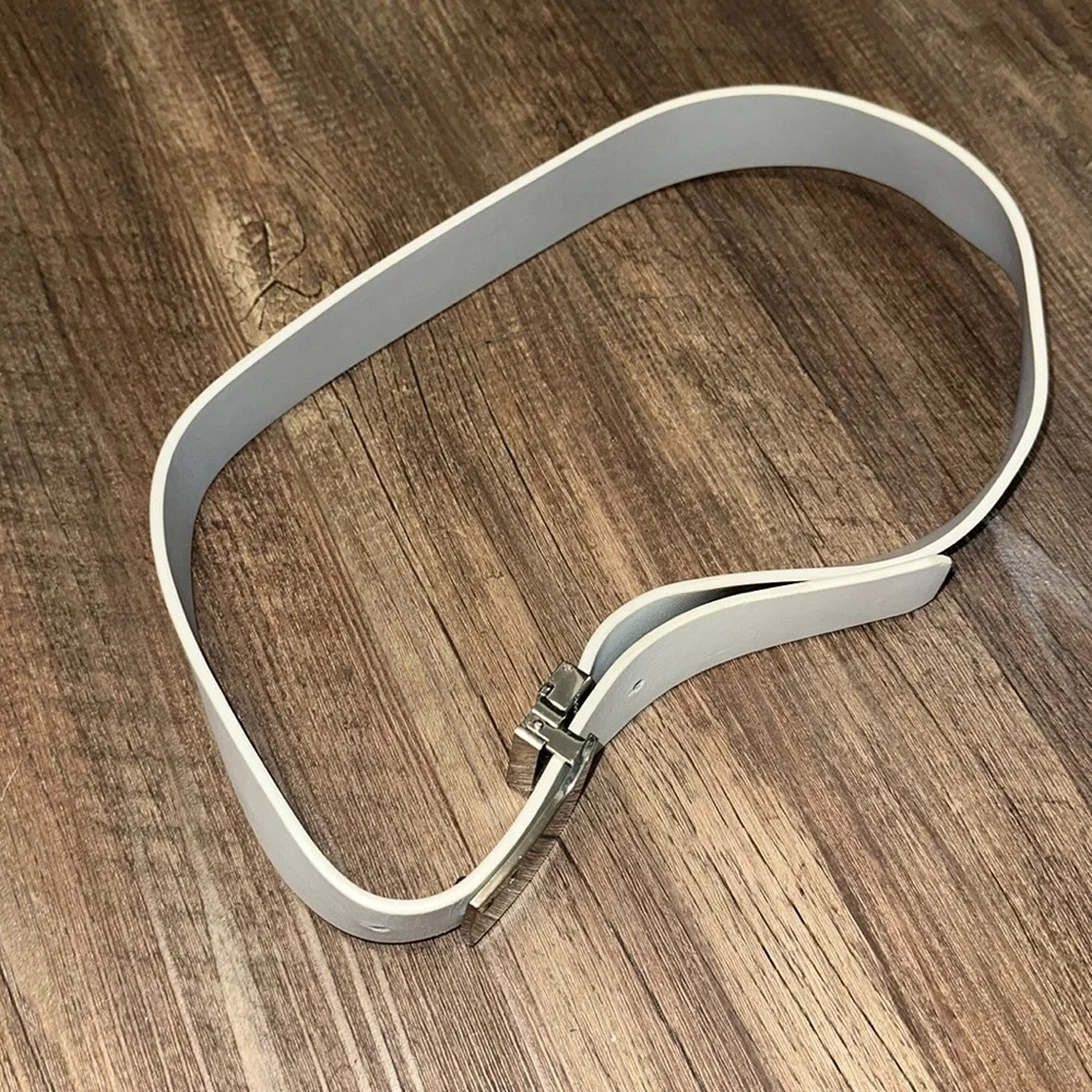 Under Armour Reversible‎ Gray & White Leather Belt